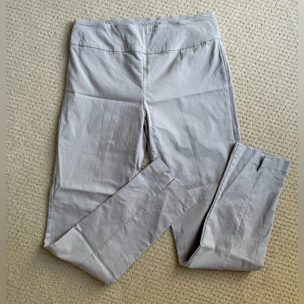 Light grey pants, size 6